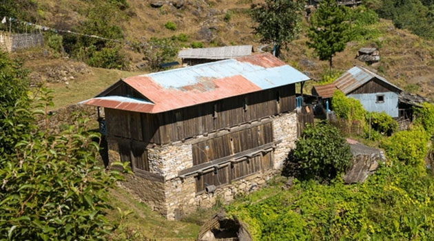 Trek to Amjilosa (2,498m)