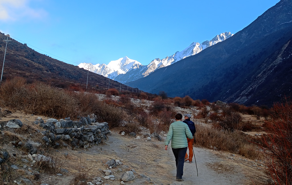 Trek to Penung Tang 4,465m  from Numa La Base Camp via Numa La Pass 5,190m