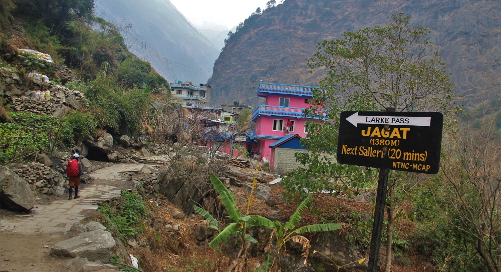 Trek from Machha Khola to Jagat (890-1,340m)