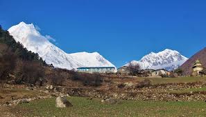 Trek from Namrung to Lho (2,630-3,180m)