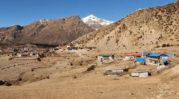 Trek from Upper Pisang 3,300m to Manang